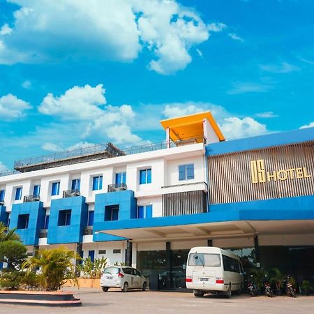 Os Hotel Tanjung Uncang Sagulung Екстериор снимка