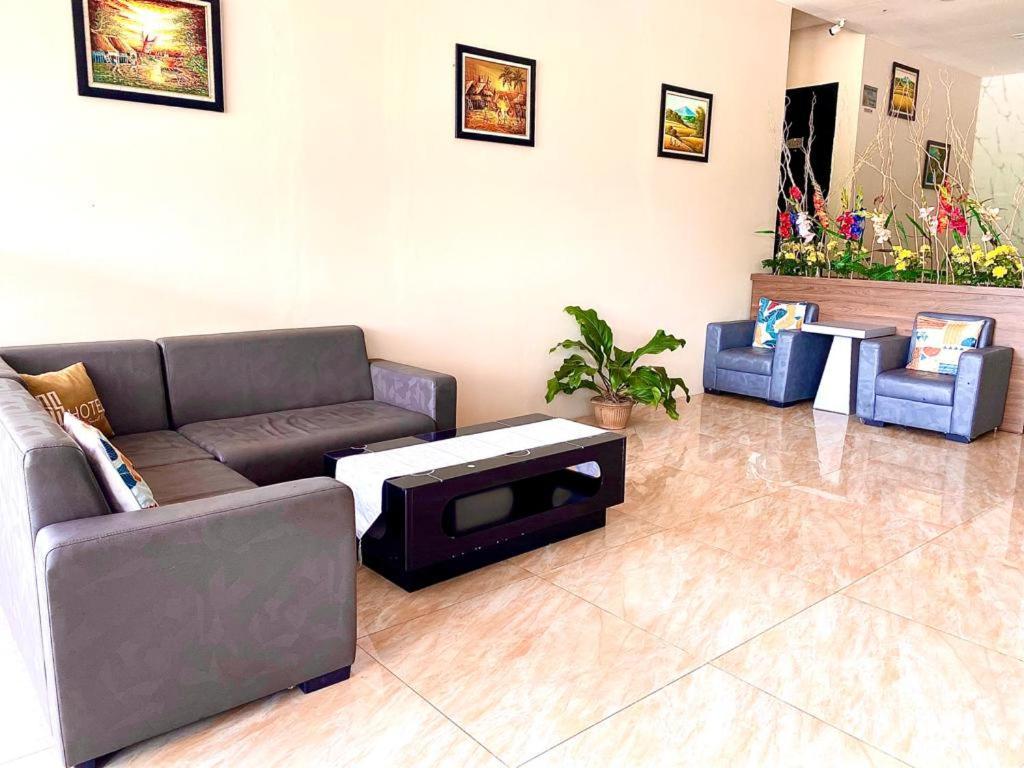 Os Hotel Tanjung Uncang Sagulung Екстериор снимка