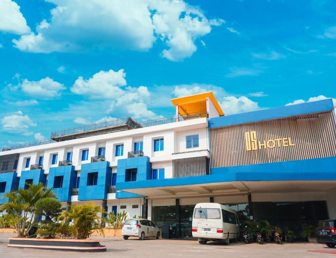 Os Hotel Tanjung Uncang Sagulung Екстериор снимка