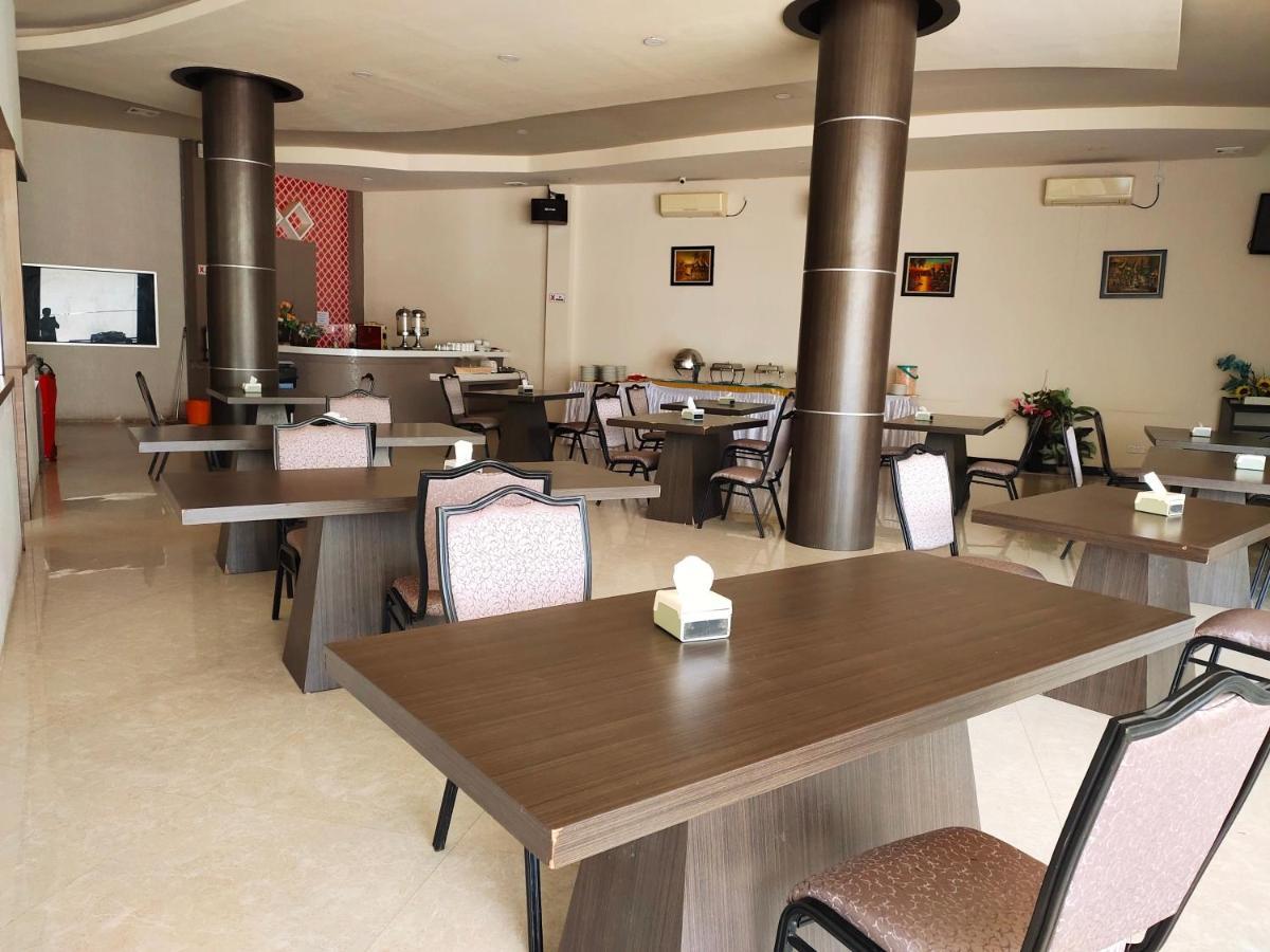 Os Hotel Tanjung Uncang Sagulung Екстериор снимка